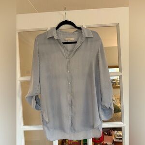 LOFT Men's Casual Blue and White Button Down Shirt